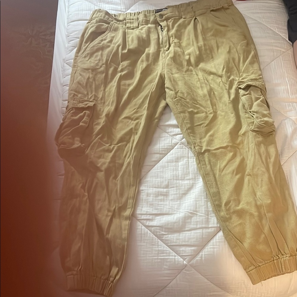 Tan/Khaki Cargo Pants